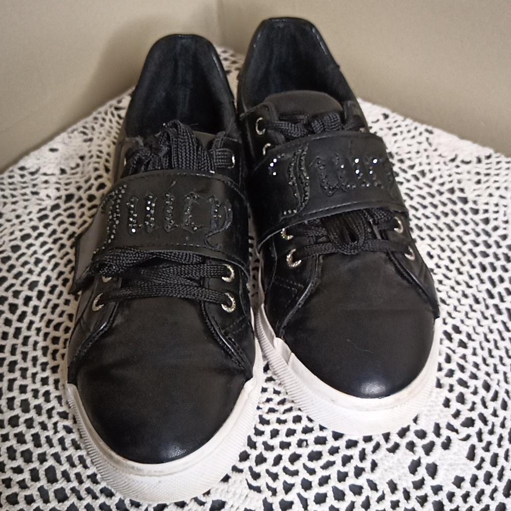 Juicy Couture Black Cartwheel Fashion Sneakers Low Top Bling "Juicy" Str…